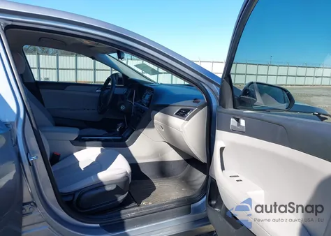 2017 Hyundai Sonata z USA, uszkodzony, nr VIN 5NPE24AF9HH546045